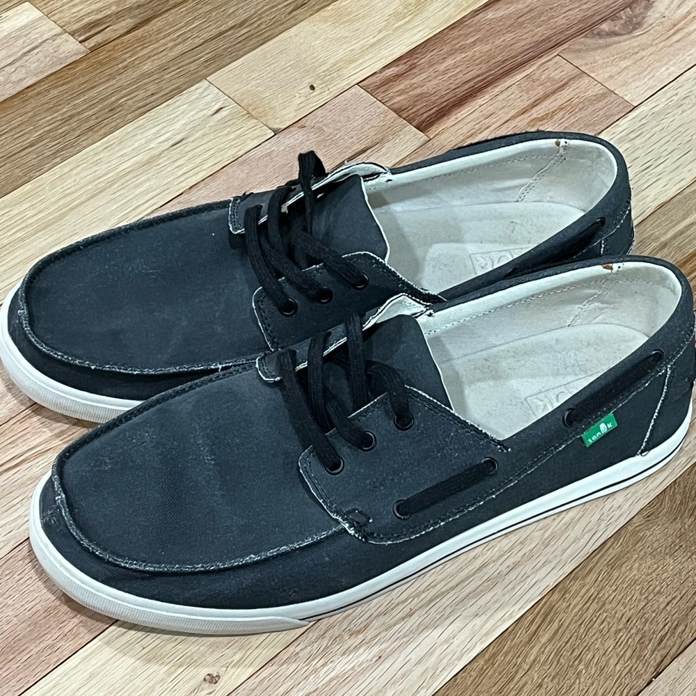 Sanuk White and Blue Boat Shoes Slip-On Canvas